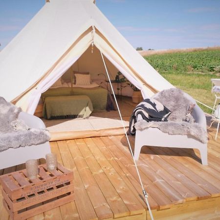 SkivarpGlamping Och Gardslagenhet Mellan Himmel Och Havアパートメント エクステリア 写真